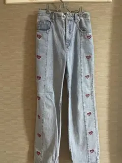 ハート刺繍ライトブルーデニムパンツ