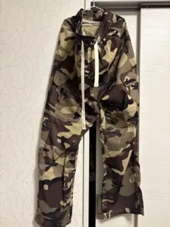 迷彩カーゴパンツ ドローコード付き