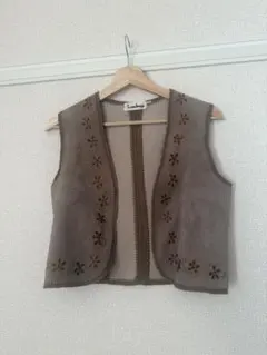 Lansbury ブラウン刺繍ベスト