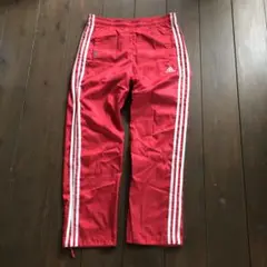 adidasトレーニングパンツ赤