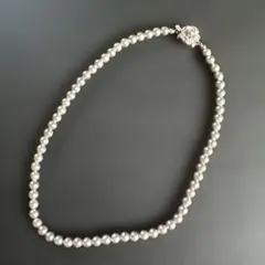 シルバーパールネックレス 花モチーフ留め具 ☆ アクセサリー パール風 ♪