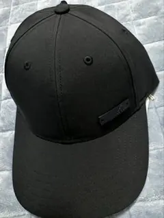 新品美品タグ付きadidas キャップ フリー サイズ　60-63cmのサムネイル
