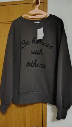 新品 しまむら リノルーセ　Linoluce 　裏起毛　ロゴ刺繍スウェット　Ｍ