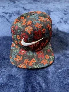 Nike フローラルキャップ　スナップバック キャップ 花柄 総柄