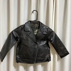 合成皮革製のブラックライダースジャケット100㎝　ジッパー付き　黒