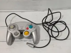 Nintendo ゲームキューブコントローラー　シルバー