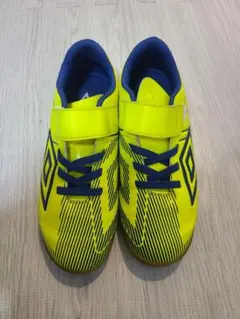 umbro フットサルシューズ イエロー　20.5cm