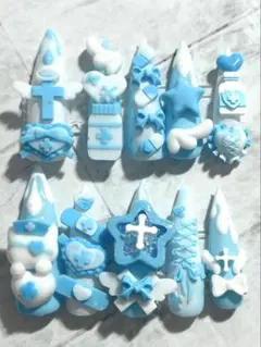 【ハンドメイド】天使界隈　地雷　水色　白　シェイカー付き　ネイルチップのサムネイル