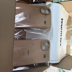 iPhone15plus用ケース 2026年8月カレンダーデザイン