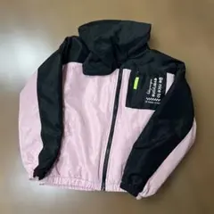 フード付きピンクジャケット