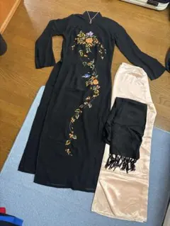 本格アオザイ⭐︎黒の花柄刺繍ドレスバックプリントもかわいい　ショール&ズボンセット