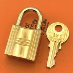 Hermèsエルメスエールバッグゴールドカデナ南京錠とキーのセット！ 楽天市場】【美品】エルメス HERMES カデナ キー ゴールド 金属