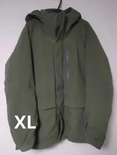 ユニクロ　ハイブリッドダウンパーカー