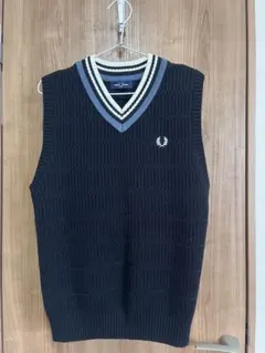 2025年最新】fred perry ベストの人気アイテム - メルカリ