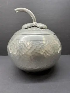 Item thumbnail for item 53aa2493-dae2-4531-a815-e1861386b479