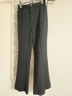 【GU】 ブラックフレアパンツ