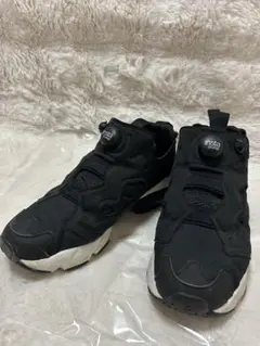 Reebok インスタ　ポンプフューリー　靴スニーカー 24 黒