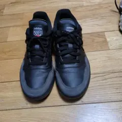 adidas Hoops ブラック スニーカー