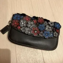 coach コーチ ティーローズ 花 フラワーチャーム ゴールド 葉 coach コーチ ティーローズ 花 フラワーチャーム ゴールド 葉 - メルカリ