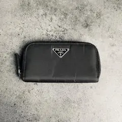 PRADA 三角ロゴプレート　ナイロン　ジップファスナー　キーケース