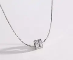 ダイヤモンド風ネックレス