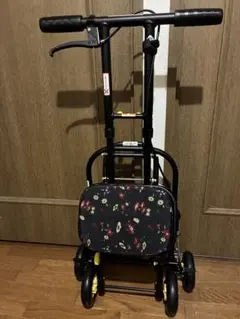 幸和製作所 折りたたみ式 シルバーカー ブラック 花柄 SICP01のサムネイル