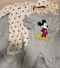 H&M Disney ミッキー ロンパース グレー ハート　総柄　ブラック