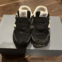 New Balance 400 ブラック スニーカー
