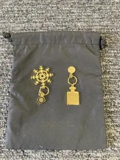 CHANEL スノーフレーク＆香水ボトルチャームセット　袋付き