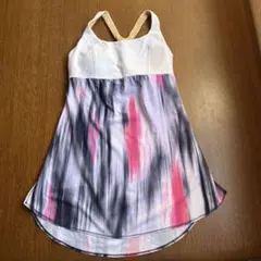 Lululemon マルチカラータンクトップ