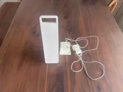 無印良品の手元をてらすリビングライトです。