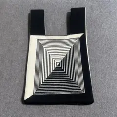 新品未使用　幾何学模様 ニットトートバッグ