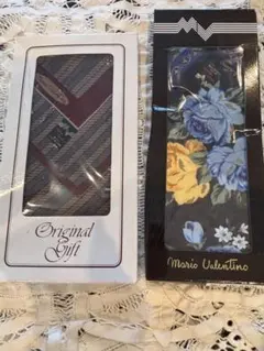 MARIO VALENTINO ハンカチ　メンズ、レディース　各1枚