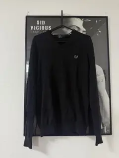 フレッドペリー　ブラック　Vネックニット
