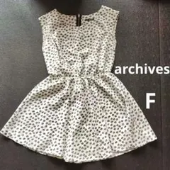 archives アルシーヴ 白黒 モノトーン 花柄 チュニック ワンピースのサムネイル