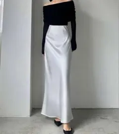 Louere ルエレ　ハイウエストサテンバイヤスナロースカートのサムネイル