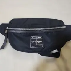 Tommy Hilfiger ボディバッグ ネイビー