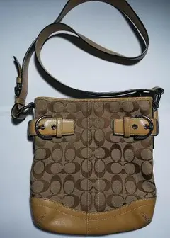 COACH 【お値下げしました】コーチ シグネチャーショルダーバッグ   中古品