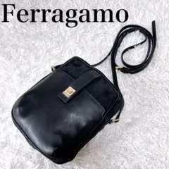 Salvatore Ferragamo ショルダーバッグ　ガンチーニ　サコッシュのサムネイル