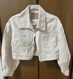 ホワイト クロップドジャケットとショートパンツ セット