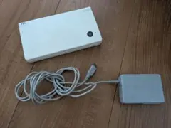 【動作確認済み】ニンテンドーDSi ホワイト タッチペン、正規ACアダプター付き