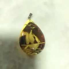船の彫刻 涙型チャーム