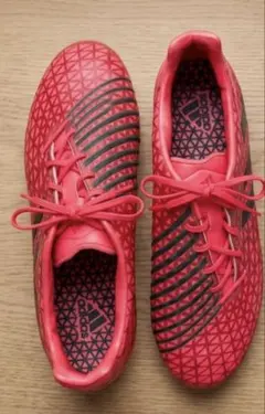 adidas スパイクシューズ レッド ブラックのサムネイル