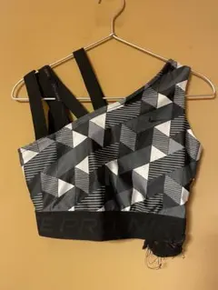 NIKE PROトップス 幾何学模様