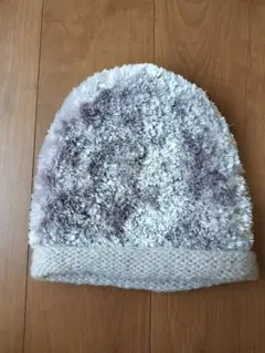 フワフワの薄紫のニット帽