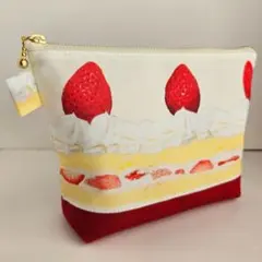 苺のケーキ柄×帆布・まち付きポーチ20㎝