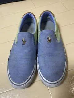 ブルー スニーカー