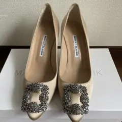 マノロブラニク　ハンギシ 7cmヒールのサムネイル