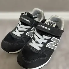 New Balance ブラック スニーカー