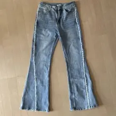 サイドフリンジ使いヴィンテージ風デニムフレアパンツ
